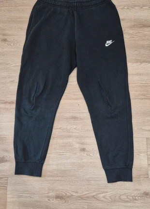 Jogging Nike noir – Taille M, marque: Nike, état: Bon état, taille: M, 10,00 €, 11,20 € Protection acheteurs incluse