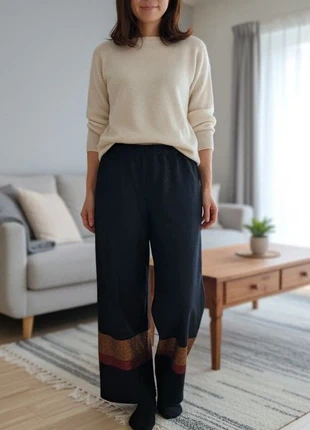 Pantaloni Palazzi Neri Scintillanti con Fasce Color Bronzo e Rosso, marque: More, état: Très bon état, taille: M / 38 / 10, 5,00 €, 5,95 € Protection acheteurs incluse