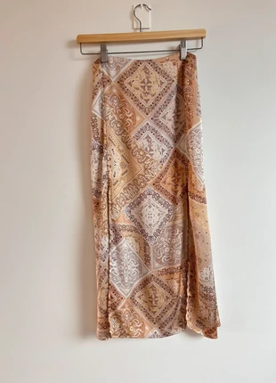 Stradivarius Satin Midi Skirt with slits– Size S, marque: Stradivarius, état: Très bon état, taille: S / 36 / 8, 12,00 €, 13,30 € Protection acheteurs incluse