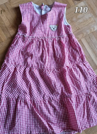 Karokleid, merk: Steiff, staat: Heel goed, maat: 5 jaar / 110 cm, € 8,00, € 9,10 inclusief Kopersbescherming