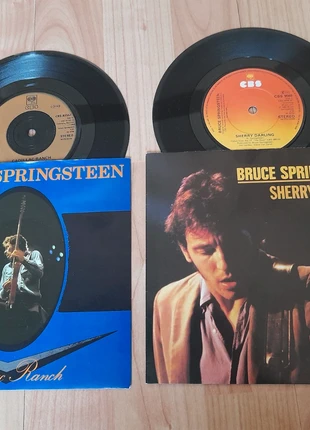 2 x rare bruce Springsteen vinyl singles, condition: Very good, £35.00, £37.45 includes Buyer Protection