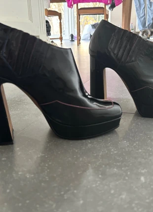 Enkellaarsjes blokhak pollini, merk: Pollini, staat: Heel goed, maat: 38, € 65,00, € 68,95 inclusief Kopersbescherming Pro
