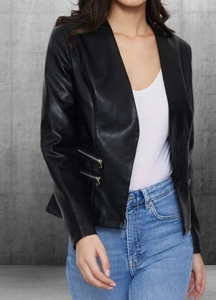 Veste en Pu ouverte de couleur noir - nombreux détails - taille S - diponible de S à XL, marke: Paris Fashion, zustand: Neu, mit Etikett, größe: S / 36 / 8, 32,00 €, 34,30 € inklusive Vinted-Käuferschutz