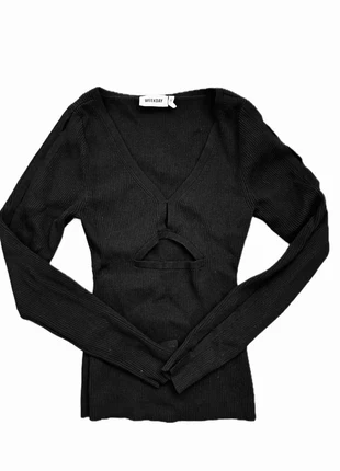 Cut-Out Longsleeve, marke: Weekday, zustand: Sehr gut, größe: XS / 34 / 6, 5,00 €, 5,95 € inklusive Vinted-Käuferschutz