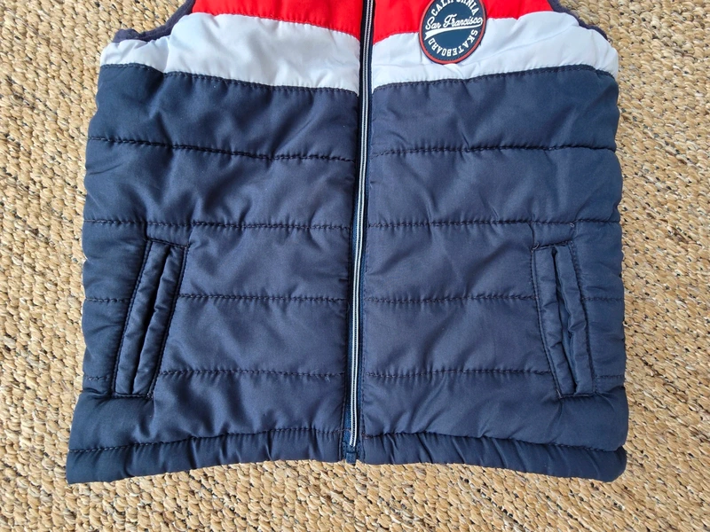 Blouson sans manches 18 mois - photo numéro 4