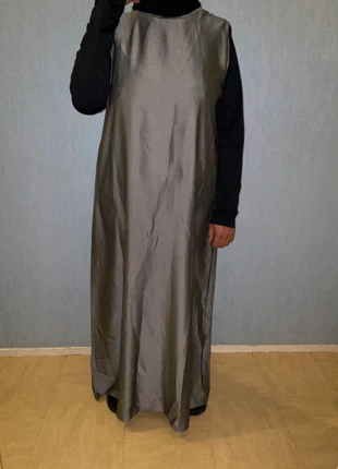 Abaya sans manche en gris, marke: Boutique Parisienne, zustand: Neu, größe: Einheitsgröße, 5,00 €, 5,95 € inklusive Vinted-Käuferschutz