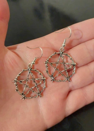 Boucles d'oreilles pentagramme, marque: Pentagramme, état: Neuf sans étiquette, 5,00 €, 5,95 € Protection acheteurs incluse