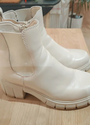 Bottines beiges, marque: Merry Scott, état: Très bon état, taille: 38, 12,00 €, 13,30 € Protection acheteurs incluse