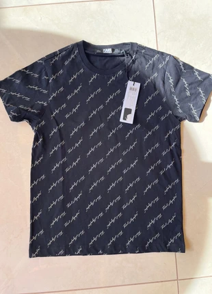 Tshirt Karl Lagarfeald, marca: Karl Lagerfeld, estado: Novo com etiquetas, tamanho: XS / 34 / 6, €20.00, €21.70 inclui Proteção do Comprador