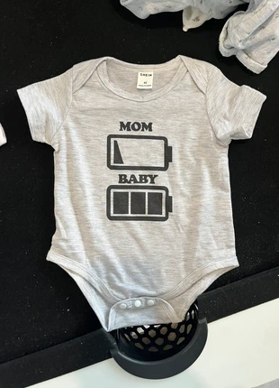 2 bodies manches courtes, condition: Very good, size: 3-6 months / 62 cm, €1.00, €1.75 includes Buyer Protection