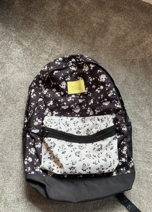 PINK Victoria’s Secret Floral Backpack, brand: Pink, condition: Very good, €20.00, €21.70 includes Buyer Protection