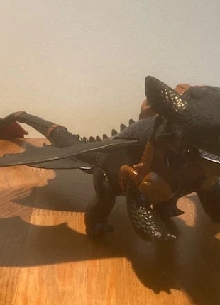 Dragon speelgoed, merk: Dragon, staat: Heel goed, maat: 4 jaar / 104 cm, € 5,00, € 5,95 inclusief Kopersbescherming