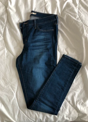 Levis shapping super skinny 32, merk: Levi's, staat: Heel goed, maat: Overige, € 15,00, € 16,45 inclusief Kopersbescherming