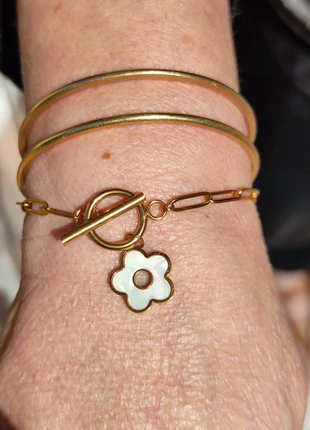 Bracelet à maille trombone, fermeture OT et pendentif fleur blanche nacrée - Acier inoxydable, marke: Coup de Coeur, zustand: Sehr gut, 12,00 €, 13,30 € beinhaltet Vinted-Käuferschutz Pro