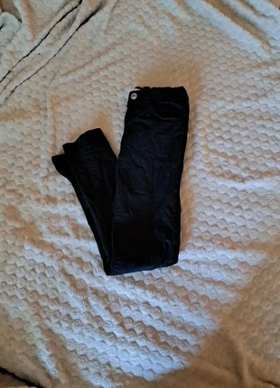 Jean fille 10 ans noir Kiabi réglable, marque: Kiabi, état: Très bon état, taille: 10 ans / 140 cm, 4,00 €, 4,90 € Protection acheteurs incluse