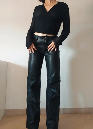 Pantaloni in pelle Wide leg Bershka, marque: Bershka, état: Très bon état, taille: XS / 34 / 6, 10,00 €, 11,20 € Protection acheteurs incluse