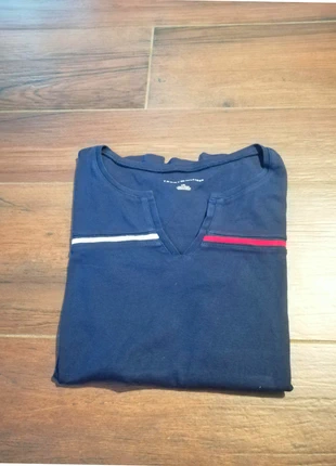 T-Shirt Tommy Hilfiger bleu marine taille L, marque: Tommy Hilfiger, état: Très bon état, taille: L, 11,90 €, 13,20 € Protection acheteurs incluse