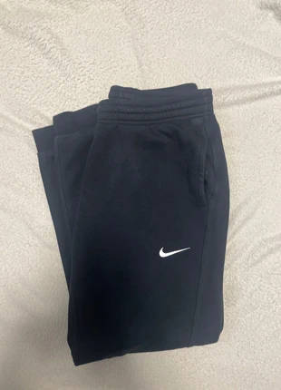 Jogging Nike Logo Broder, brand: Nike, condition: Very good, size: M, €25.00, €26.95 includes Buyer Protection