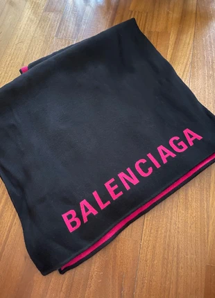 Sciarpa Balenciaga, marca: Balenciaga, estado: Muy bueno, 99,00 €, 104,65 € Protección al comprador incluida