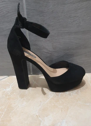 Chaussures noires plate-forme talon carré haut 37, marke: Primark, zustand: Sehr gut, größe: 37, 4,00 €, 4,90 € inklusive Vinted-Käuferschutz