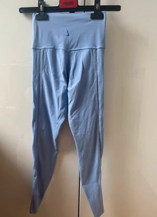 hellblaue Nike Leggings, marke: Nike, zustand: Gut, größe: XS / 34 / 6, 5,00 €, 5,95 € inklusive Vinted-Käuferschutz