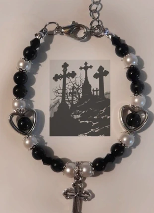 Braccialetto regolabile bianco e nero con croce, stile goth, vkei, dark, vamp, staat: Heel goed, € 5,00, € 5,95 inclusief Kopersbescherming