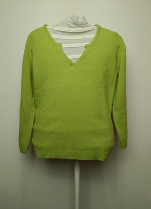 Pull vert col V Benetton taille m, brand: Benetton, condition: Very good, size: M / 38 / 10, 19.90 €, 21.60 € includes Buyer Protection