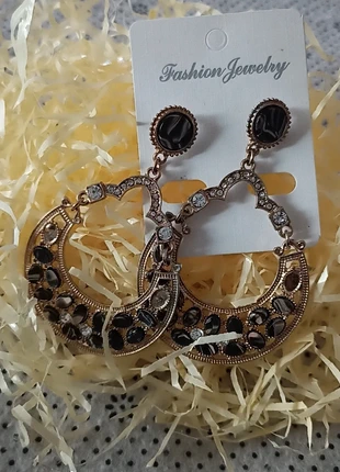 Boucles d'oreilles fantaisie dorées et pierre noire, estado: Muito bom, €1.00, €1.75 inclui Proteção do Comprador