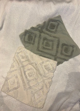 Lot de 2 housse de coussin, marque: Action, état: Bon état, 3,00 €, 3,85 € Protection acheteurs incluse