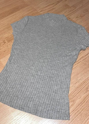 T-shirt côtelé gris moulant, brand: Bershka, condition: Very good, size: S / 36 / 8, €2.00, €2.80 includes Buyer Protection