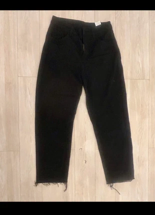 🖤 Pantalon noir SHEIN – Taille S Petite – Bord effiloché, merk: Shein, staat: Heel goed, maat: S / 36 / 8, € 4,00, € 4,90 inclusief Kopersbescherming