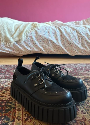 Creepers with studs and hearts, merk: Lamoda, staat: Heel goed, maat: 39, € 74,99, € 79,44 inclusief Kopersbescherming