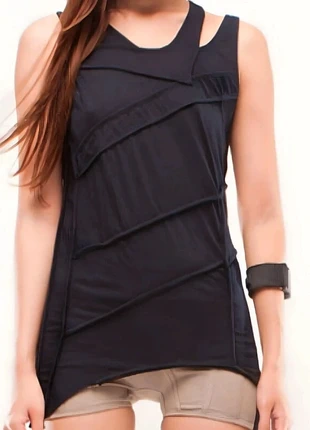 Demobaza asymmetrisches Top Tanktop Shirt mit Abnähungen, marke: DEMOBAZA, zustand: Neu, größe: XS / 34 / 6, 75,00 €, 78,95 € inklusive Vinted-Käuferschutz