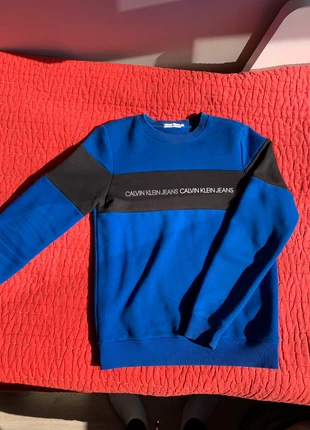 Sweat Bleu Calvin Klein (16 ans), marque: Calvin Klein, état: Très bon état, taille: S, 24,00 €, 25,90 € Protection acheteurs incluse
