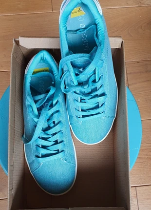 Nieuw en ongedragen: Aqua blauwe sneakers, maat 37, état: Neuf avec étiquette, taille: 37, 10,00 €, 11,20 € Protection acheteurs incluse