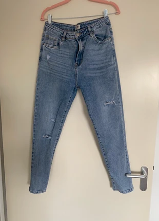 Ripped jeans, brand: Vs. Miss, condizioni: Ottime, taglia: L / IT 44 / EU 40, €5.00, €5.95 include la Protezione acquisti
