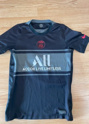 Maillot Mbappé enfants, brand: Nike, condizioni: Ottime, taglia: 10 anni / 140 cm, €8.00, €9.10 include la Protezione acquisti