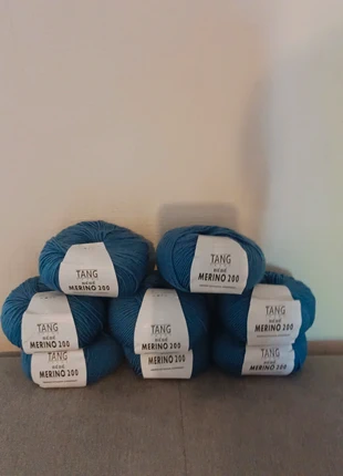 Lot de 8 pelotes de laine bleu bébé merino 200, brand: LAINE, condizioni: Nuovo senza cartellino, €17.00, €18.55 include la Protezione acquisti