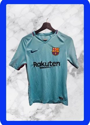 Maillot de foot de Messi à Barcelone lors de la saison 2017/2018, marque: Nike, état: Bon état, taille: S, 20,00 €, 21,70 € Protection acheteurs incluse