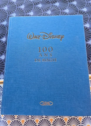Livre 100 ans de magie disney occasion, état: Bon état, 5,00 €, 5,95 € Protection acheteurs incluse
