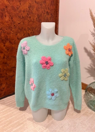 Pull femme bohème chic à fleurs en relief taille S/M – Majolica, merk: Boutique Bohéme, staat: Nieuw zonder prijskaartje, maat: M / 38 / 10, € 22,99, € 24,84 inclusief Kopersbescherming