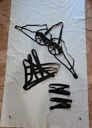 set imbracatura/harness lingerie goth punk, état: Bon état, 10,00 €, 11,20 € Protection acheteurs incluse
