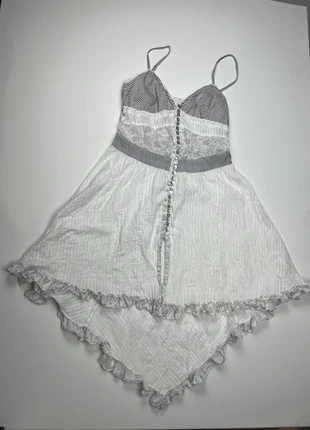 Robe blanche motif fleurs épaule nu - S, brand: Vintage Dressing, condition: Very good, size: S / 36 / 8, €10.00, €11.20 includes Buyer Protection