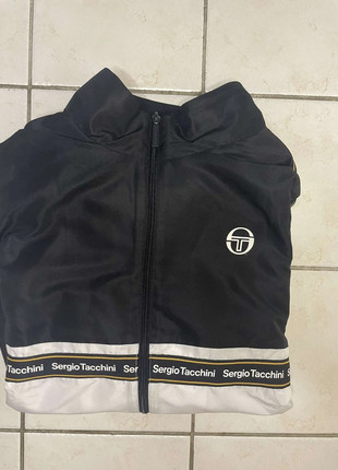 Veste Sergio Tacchini Noir et Blanche - Taille XL, marque: Sergio Tacchini, état: Très bon état, taille: XL, 30,00 €, 32,20 € Protection acheteurs incluse