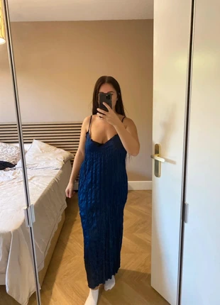Robe plissée Zara bleu nuit taille M - élégante et chic, brand: Zara, condition: Very good, size: M / 38 / 10, €10.00, €11.20 includes Buyer Protection