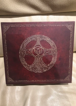 Elden ring - boite collector vide, merk: eldenring, staat: Heel goed, € 10,00, € 11,20 inclusief Kopersbescherming