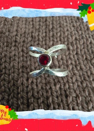 Du rouge pour les fêtes - bague argentée avec pierre couleur rubis, taille 65 FR, condition: New without tags, size: Adjustable, €10.00, €11.20 includes Buyer Protection