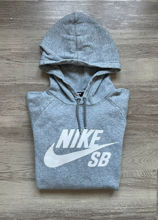 Sweat à capuche de sport Nike gris taille M, marque: Nike, état: Très bon état, taille: M, 10,00 €, 11,20 € Protection acheteurs incluse