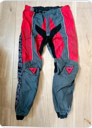 Pantalon de moto dainese avec protection gris rouge taille L, brand: Dainese, condition: Very good, size: L, €47.00, €50.05 includes Buyer Protection Pro