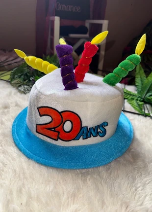 Chapeau anniversaire 20 ans NEUF, zustand: Neu, mit Etikett, größe: Einheitsgröße, 5,00 €, 5,95 € inklusive Vinted-Käuferschutz